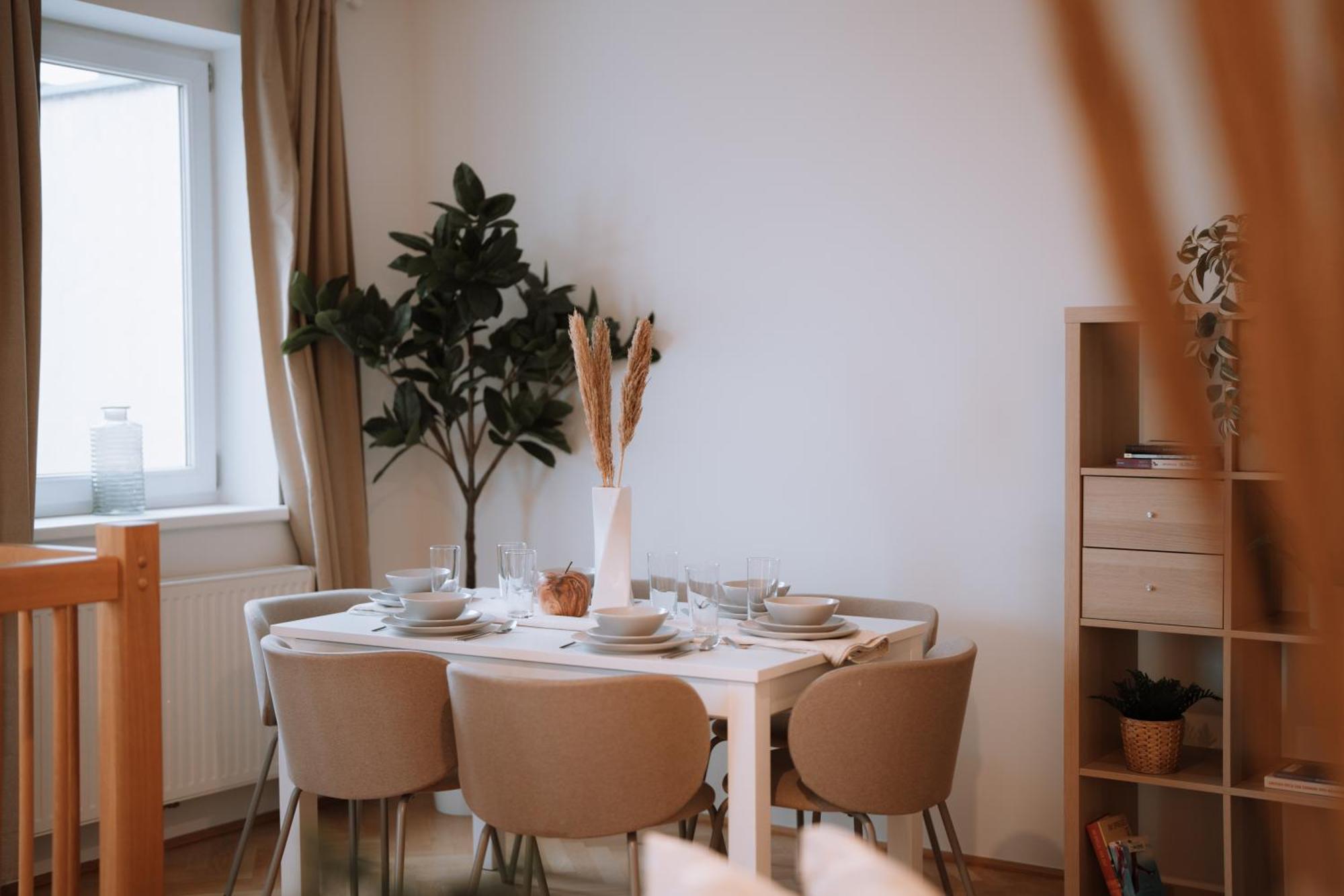 90Qm, 3 Bedrooms, Near Schoenbrunn, Balcony - Axara Housing Wenen Buitenkant foto