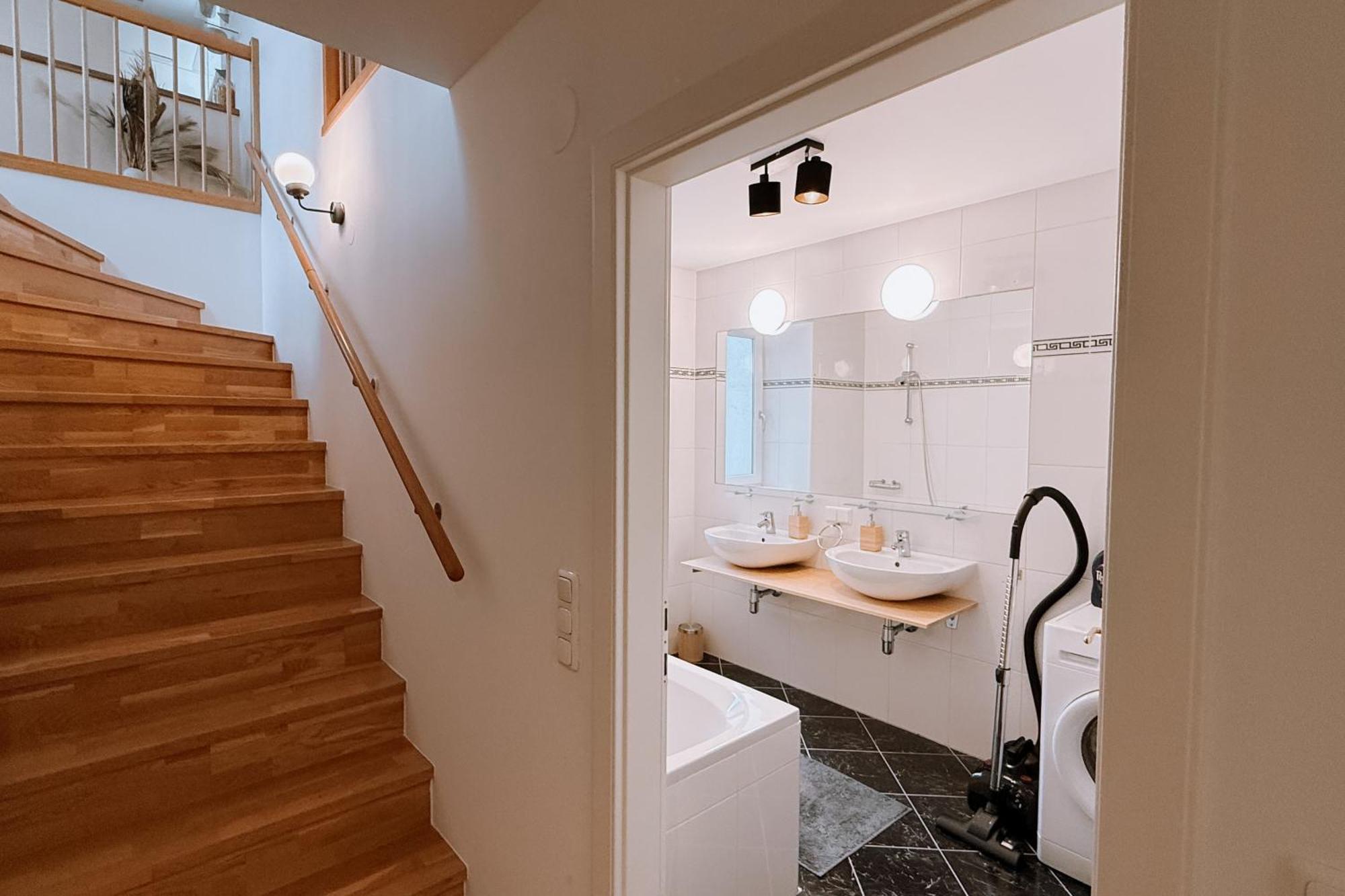 90Qm, 3 Bedrooms, Near Schoenbrunn, Balcony - Axara Housing Wenen Buitenkant foto