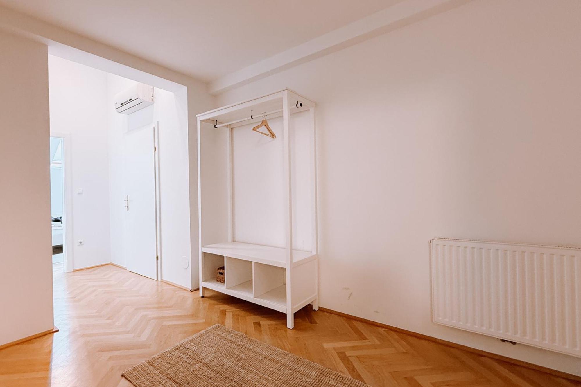 90Qm, 3 Bedrooms, Near Schoenbrunn, Balcony - Axara Housing Wenen Buitenkant foto