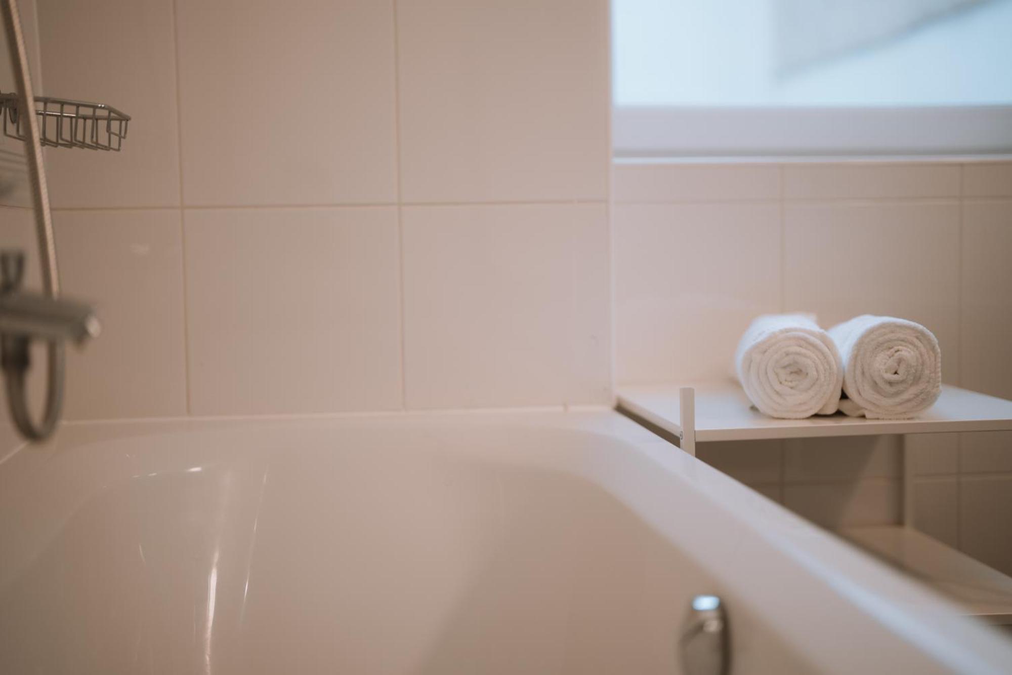 90Qm, 3 Bedrooms, Near Schoenbrunn, Balcony - Axara Housing Wenen Buitenkant foto
